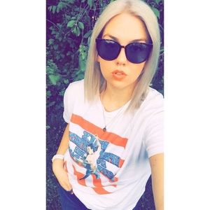 Meet your Posher, Madeleine